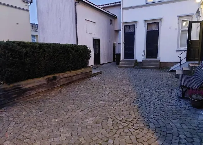 Large, Quiet And Centrally Located *