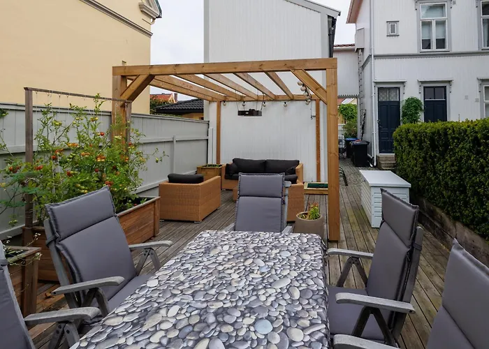 Large, Quiet And Centrally Located *