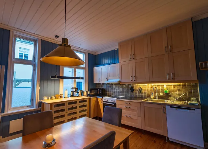 Large, Quiet And Centrally Located Apartament *